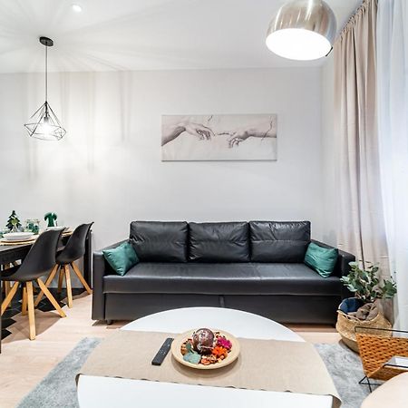 Edsam Madrid Apartments Black Luaran gambar