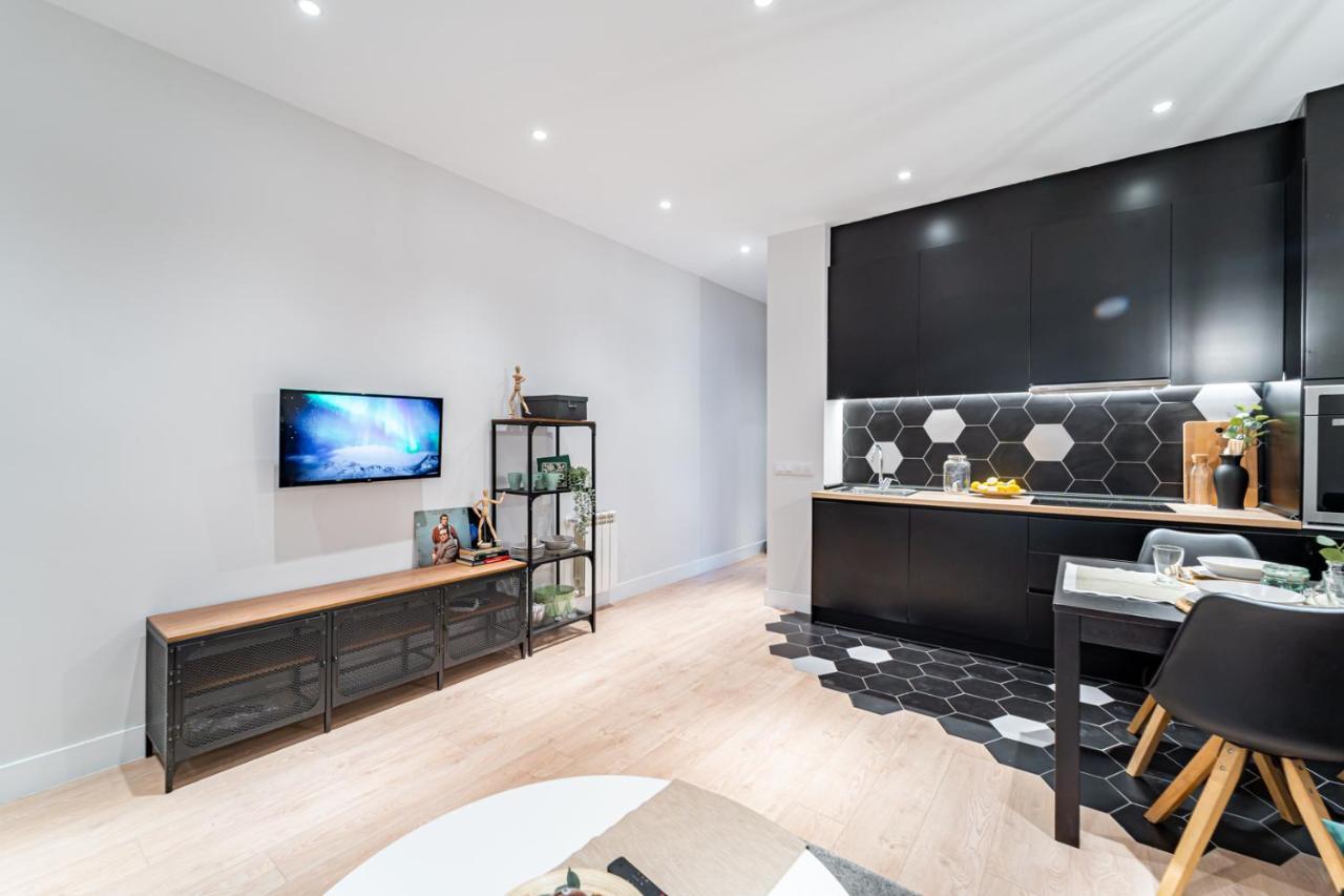 Edsam Madrid Apartments Black Luaran gambar