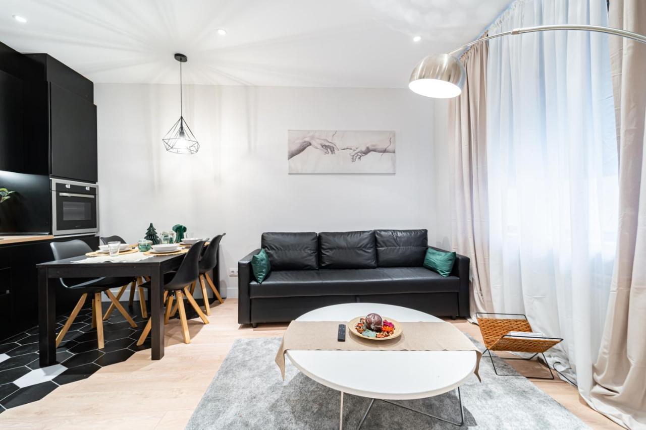 Edsam Madrid Apartments Black Luaran gambar