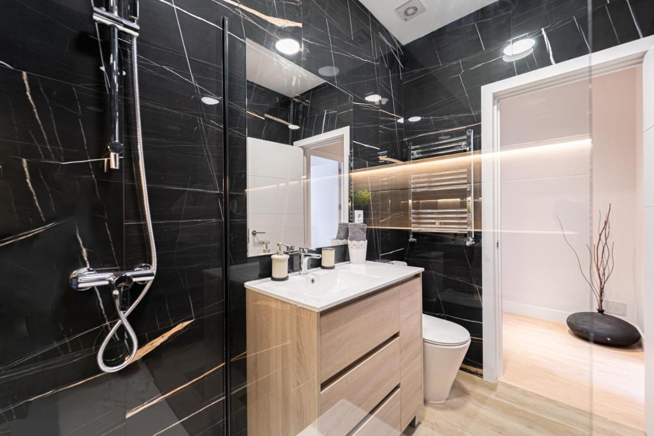 Edsam Madrid Apartments Black Luaran gambar