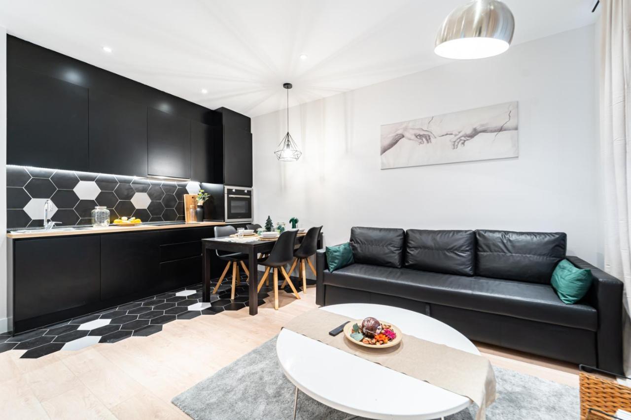Edsam Madrid Apartments Black Luaran gambar